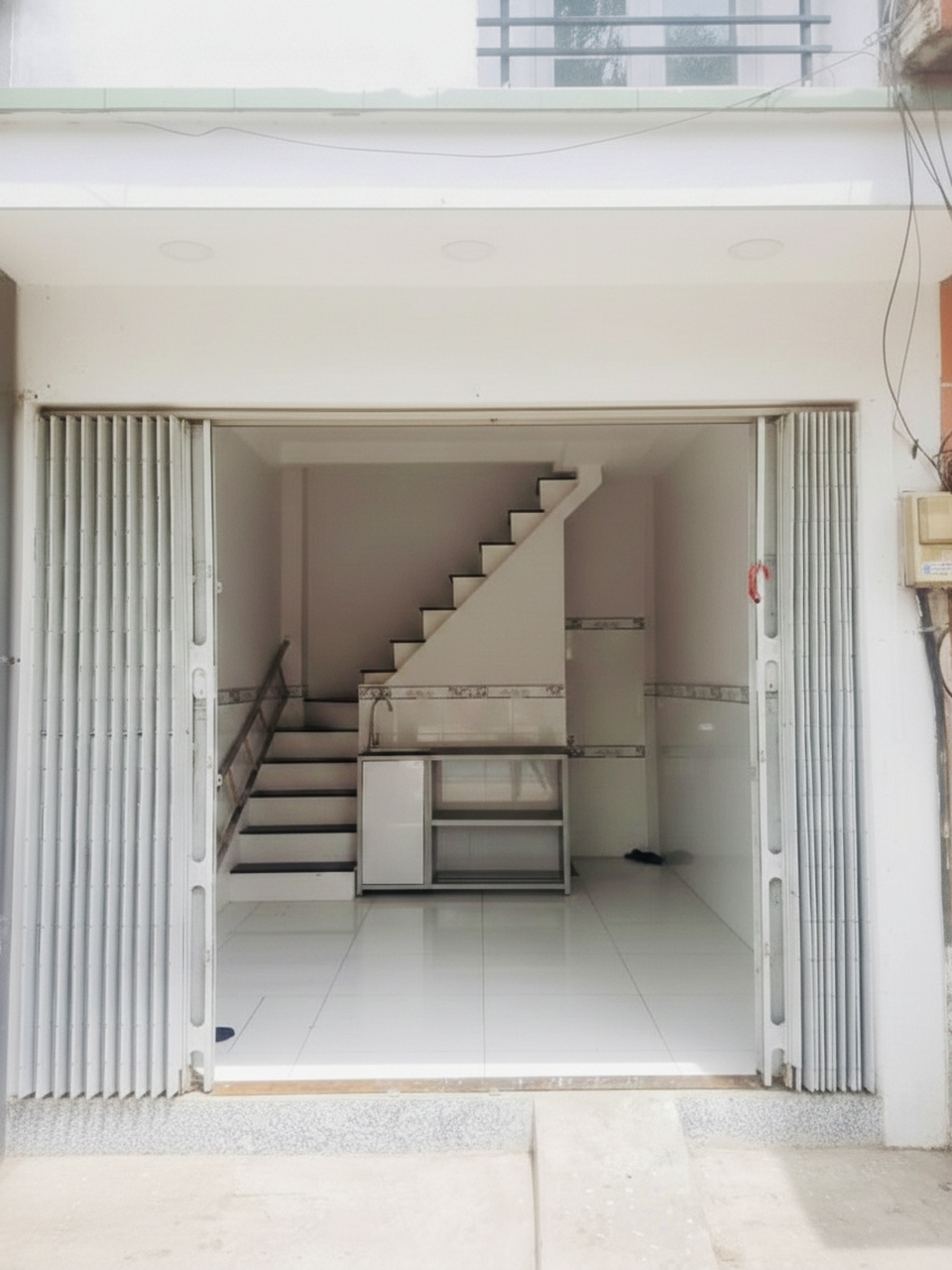 T2137 nhà Mặt tiền Nguyễn Kiệm Gò Vấp, SHR, Vuông, 3 tầng, 3.x tỷ