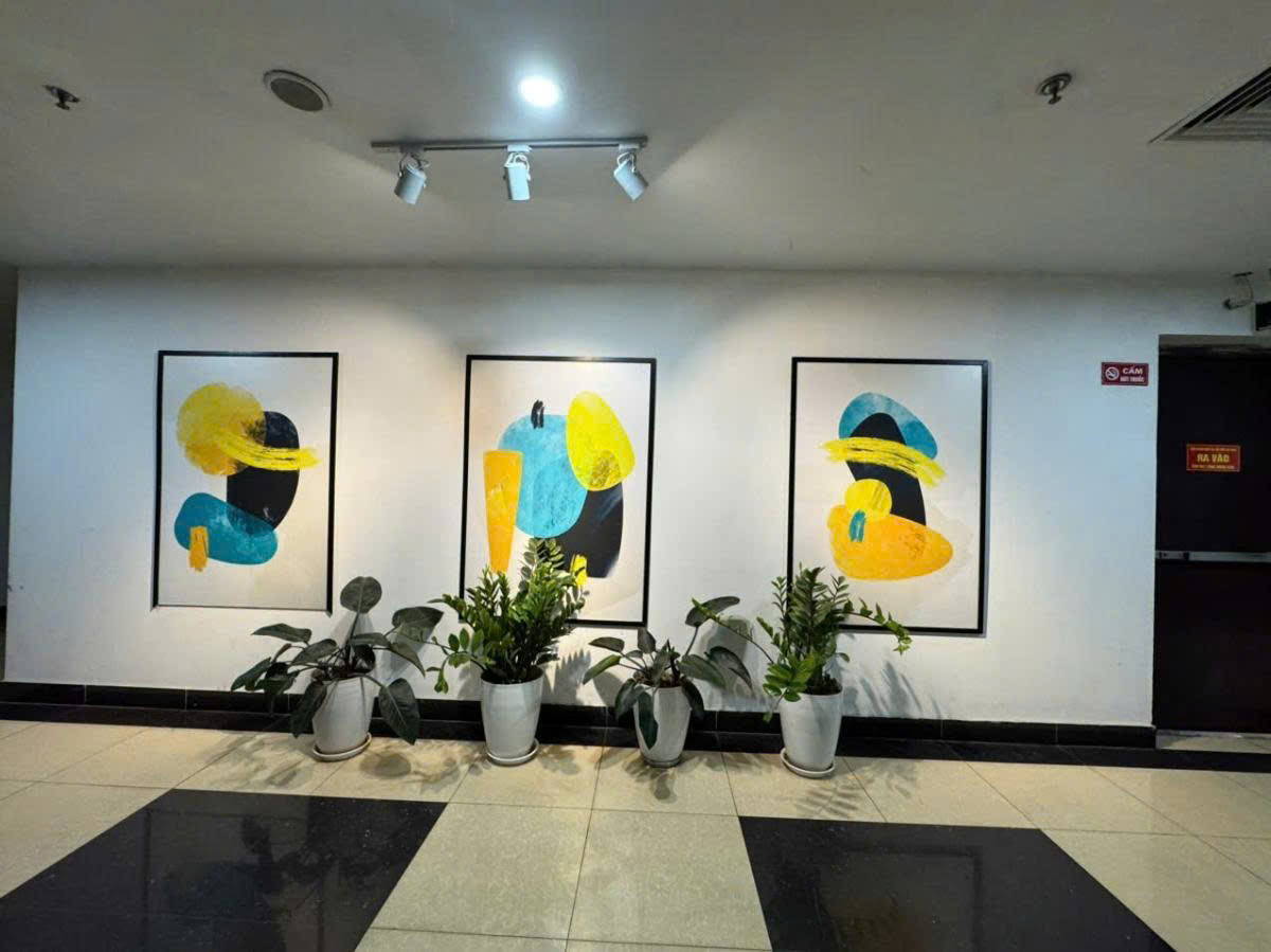 Cần bán CCCC 90m2 giá chỉ 5.7 tỷ view ban công Đông Nam