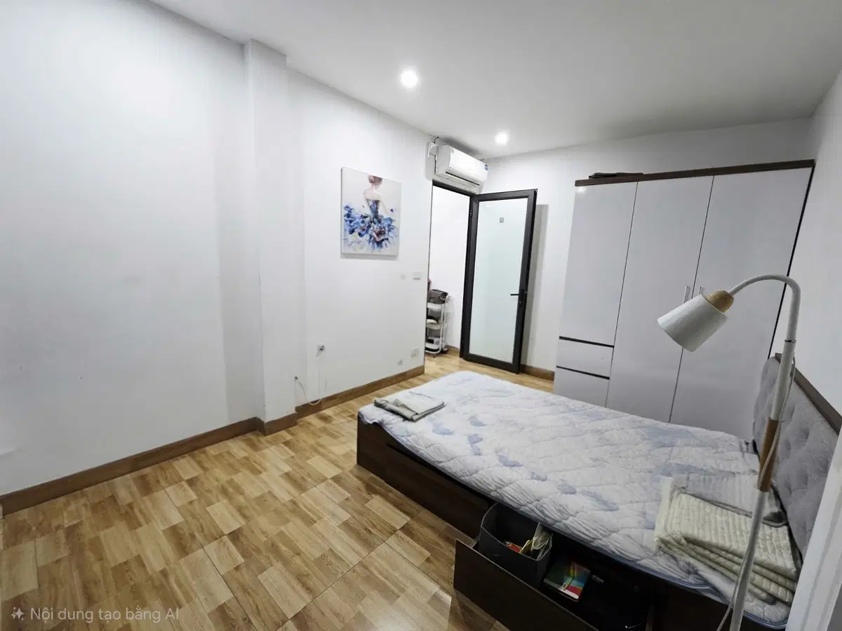 Bán Nhà Mặt Phố Vũ Hữu. Thanh Xuân. Thang Máy. Ô Tô. DT 92m2. MT 7.2m. Giá 17.9 Tỷ.