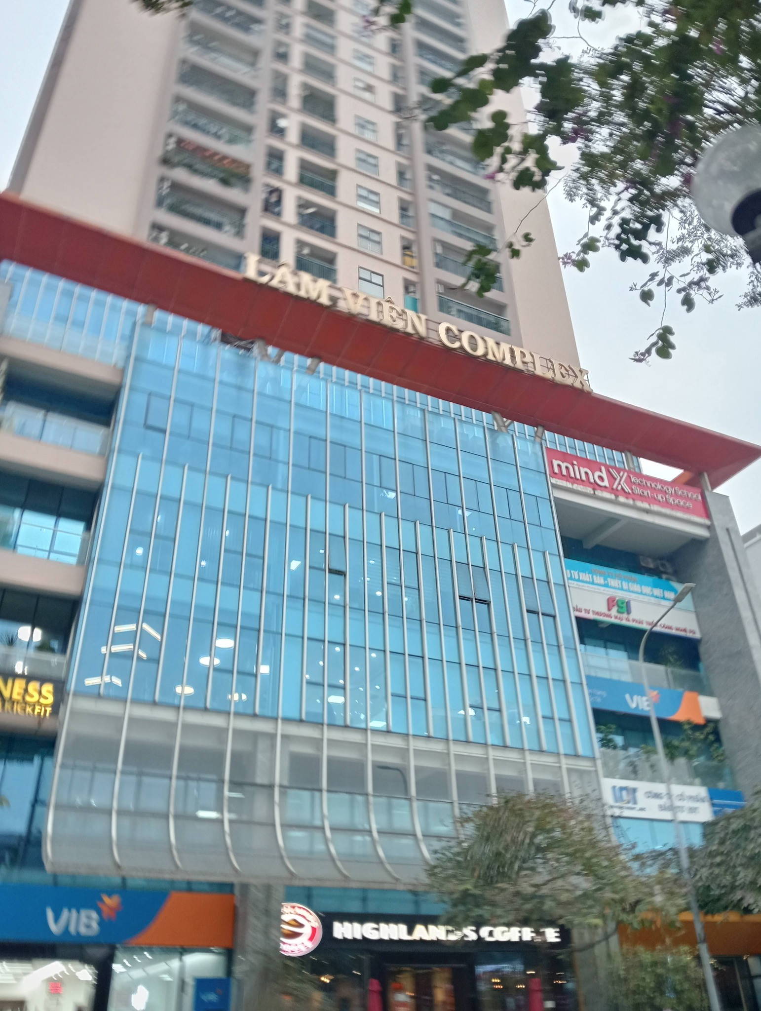 SÀN THƯƠNG MẠI / VĂN PHÒNG TẠI AZ LÂM VIÊN COMPLEX – 940M² – 4 THOÁNG – MẶT PHỐ NGUYỄN PHONG SẮC – TRUNG TÂM CẦU GIẤY