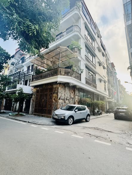 Mặt Phố Linh Lang Lô Góc 2 Mặt Tiền 150M2 6 Tầng Thang Máy 73 Tỷ