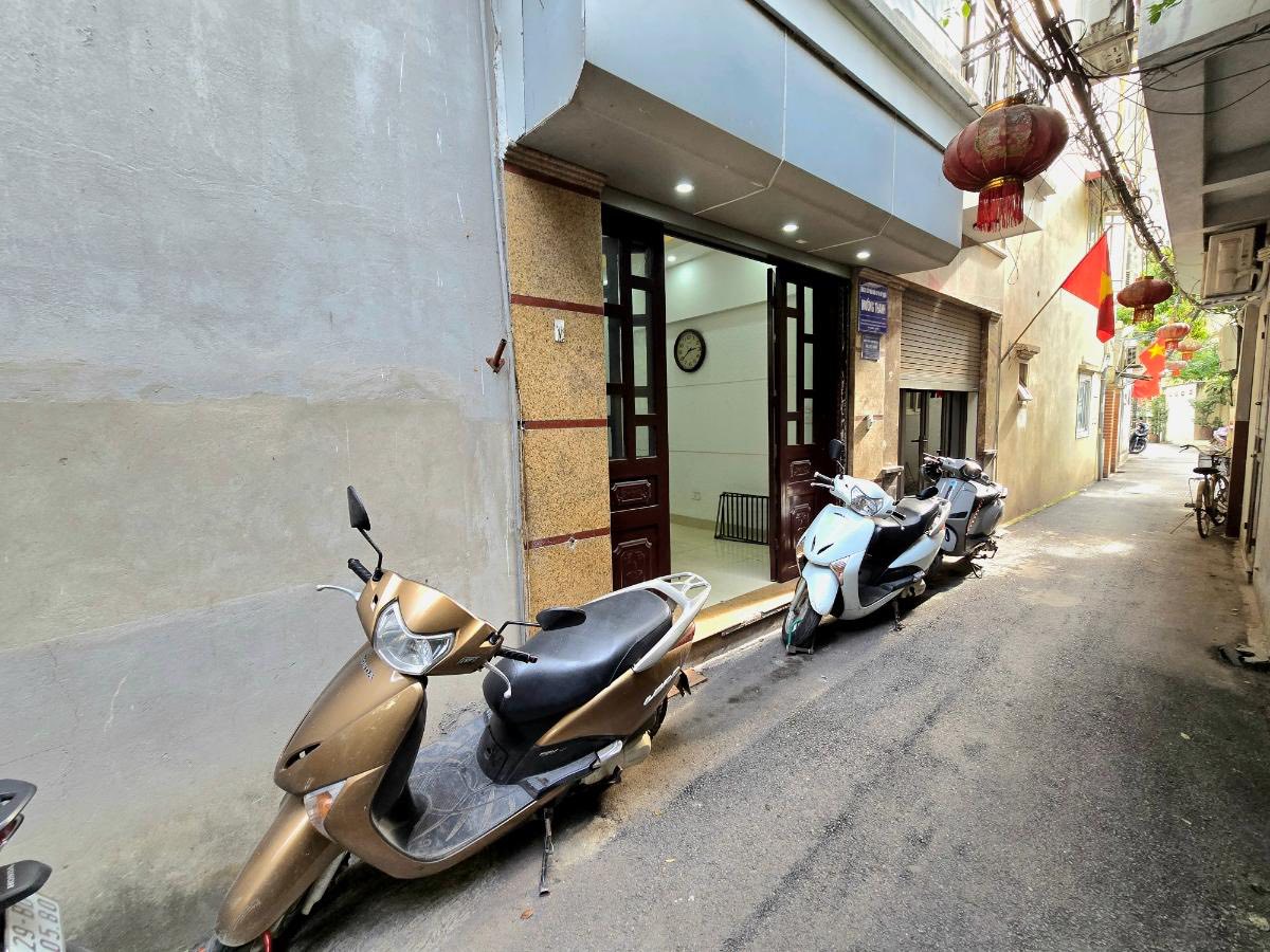 Cho thuê gấp nhà nguyên căn phố Văn Cao 25m2 4tầng 8.5tr/tháng gần Hồ Tây