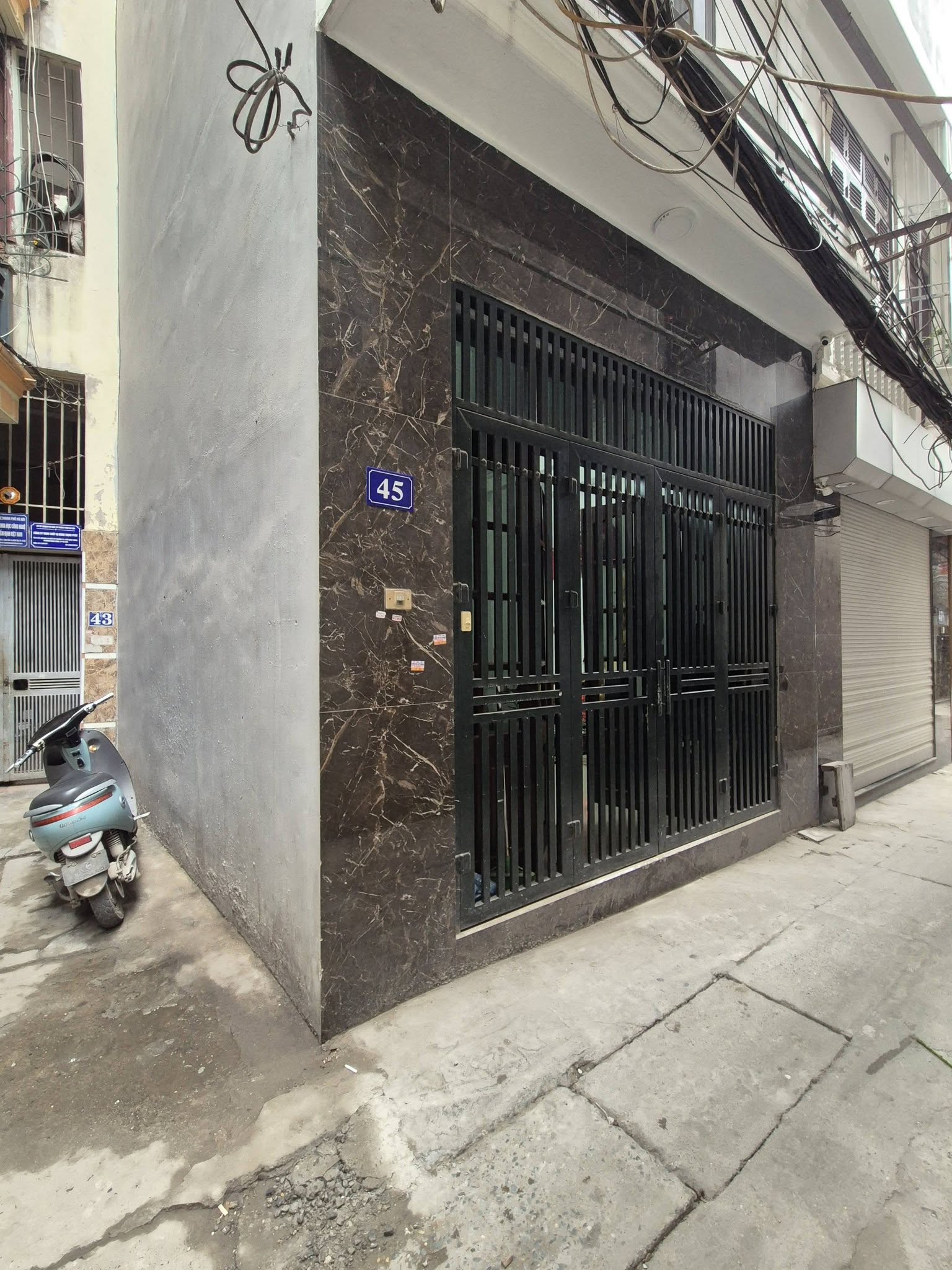 Lô góc tại Định Công, cần bán gấp-Gần Hồ Định Công, ô tô cách 10m-45m*4 tầng*4mMT-11,5 tỷ