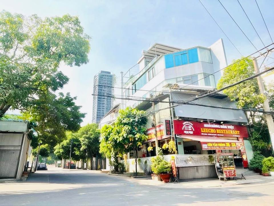 Bán Nhà Góc 2 Mặt Tiền,155M Ngang 8.4M Hiếm, 4 Tầng Thang Máy,Dòng Tiền 360 Chỉ 25 TL