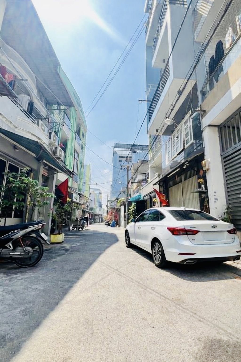 HẺM 6M GẦN TÔ HIỆU ĐẦM SEN 5 TẦNG CÓ THANG MÁY 66M² GIÁ NHỈNH 8 TỶ