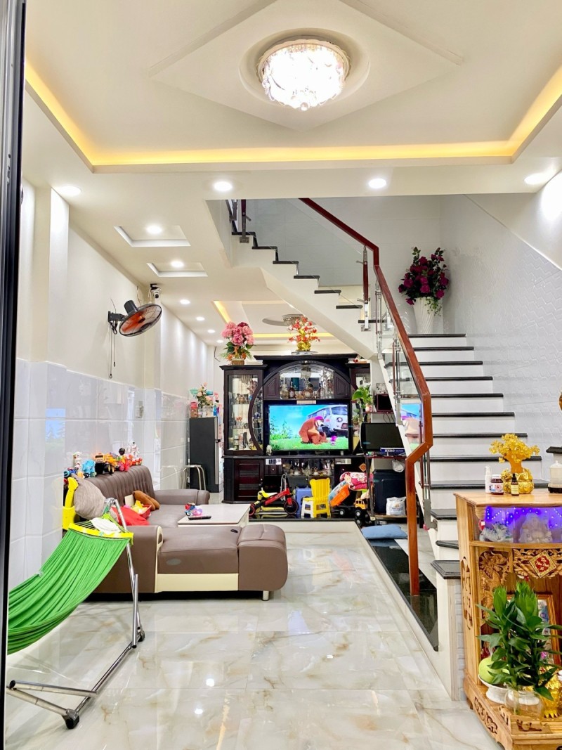 Bán nhà mặt phố đường Đại Lộ 3, Phước Bình, Q9, Thủ Đức, TP HCM. DT 82m2, 3 tầng, giá 11.8 tỷ,