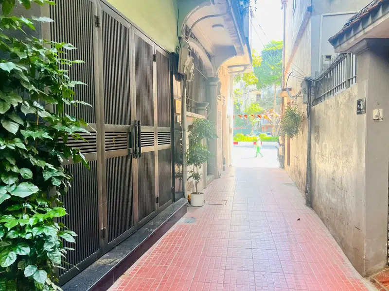 BÁN NHÀ BA ĐÌNH TÂY HỒ - MẶT NGÕ THẲNG TẮP - MỘT BƯỚC RA PHỐ - NHÀ MỚI ĐẸP KENG - THANG MÁY ÊM RU - NỘI THẤT SANG XỊN - SỔ ĐỎ HOA KHÔI GIÁ 16.5 TỶ ,,