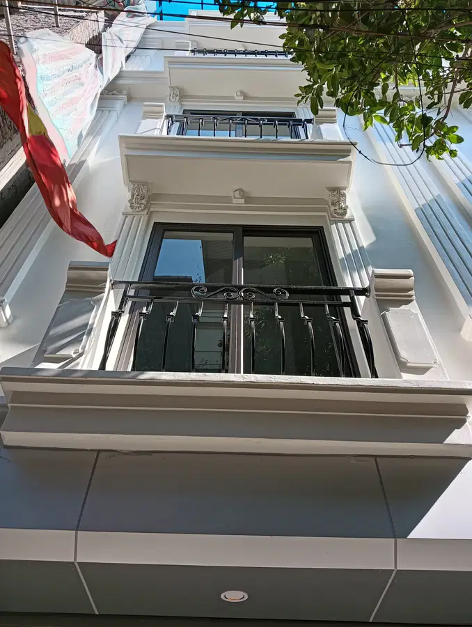 Cần bán 2 căn mặt ngõ mới xây Sài Đồng - 50m2 x 5 tầng x 6pn. Thang máy. 9,x tỷ