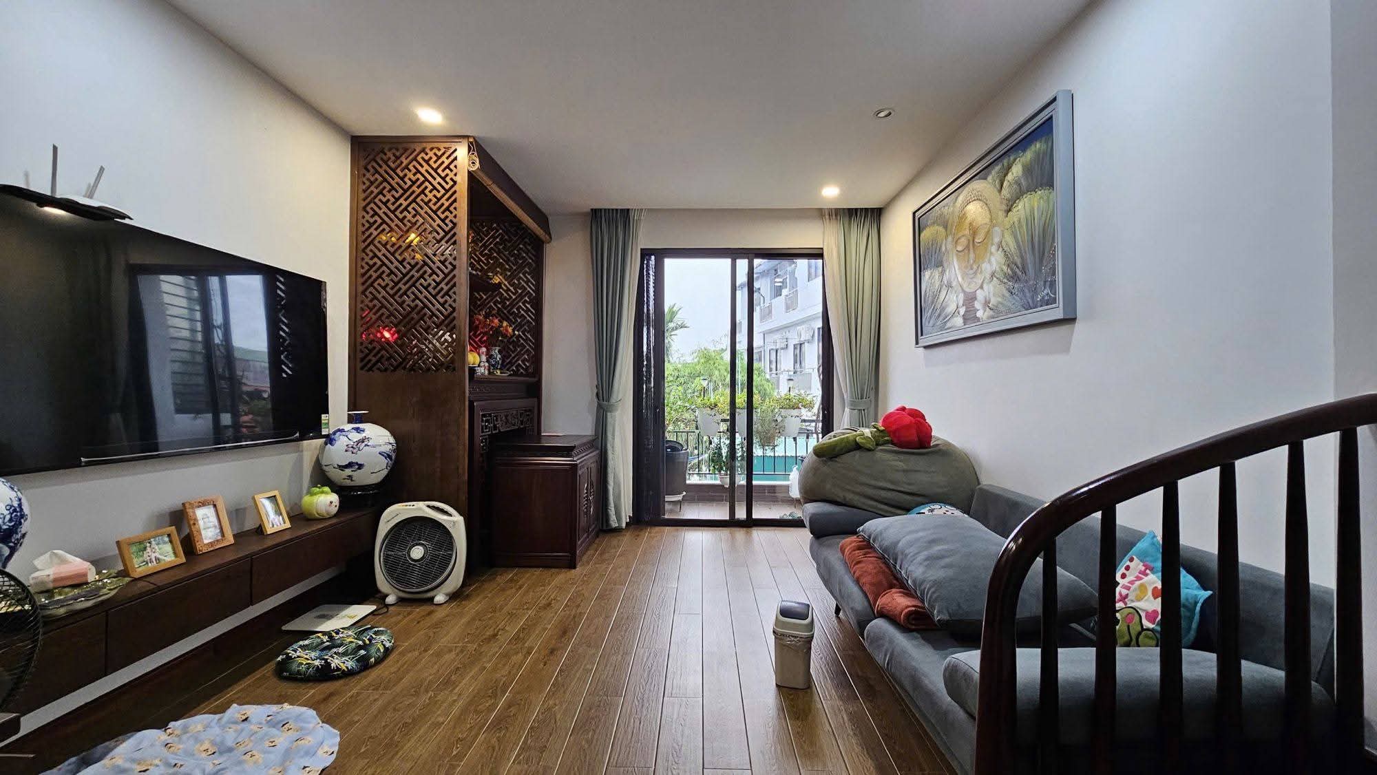 NHÀ ĐẸP - KIM MÃ - THANG MÁY - GẦN PHỐ - DIỆN TÍCH RỘNG - NGÕ THÔNG - NỘI THẤT XỊN GIÁ 17.5 TỶ