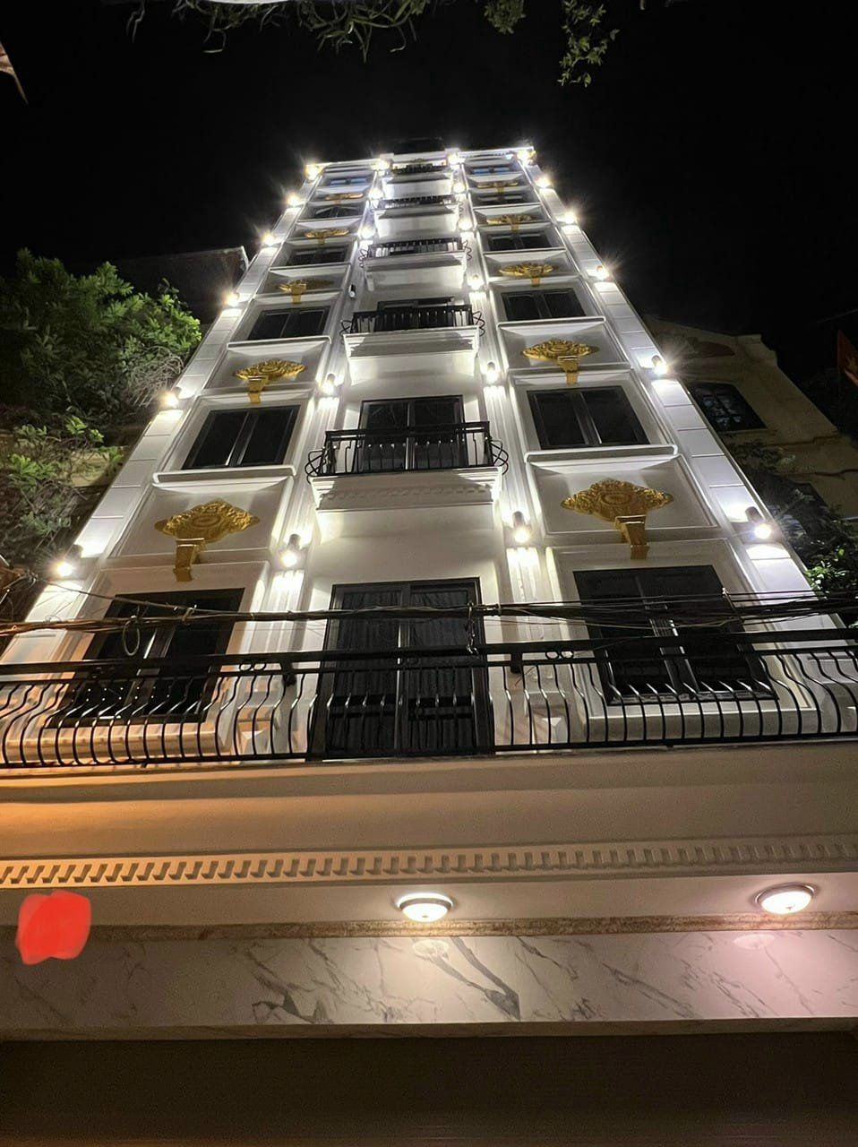 Bán nhà căn hộ dịch vụ, mặt đường Yên Phụ, vị trí đắc địa, 67m, 8 tầng đẹp, hiện đại.