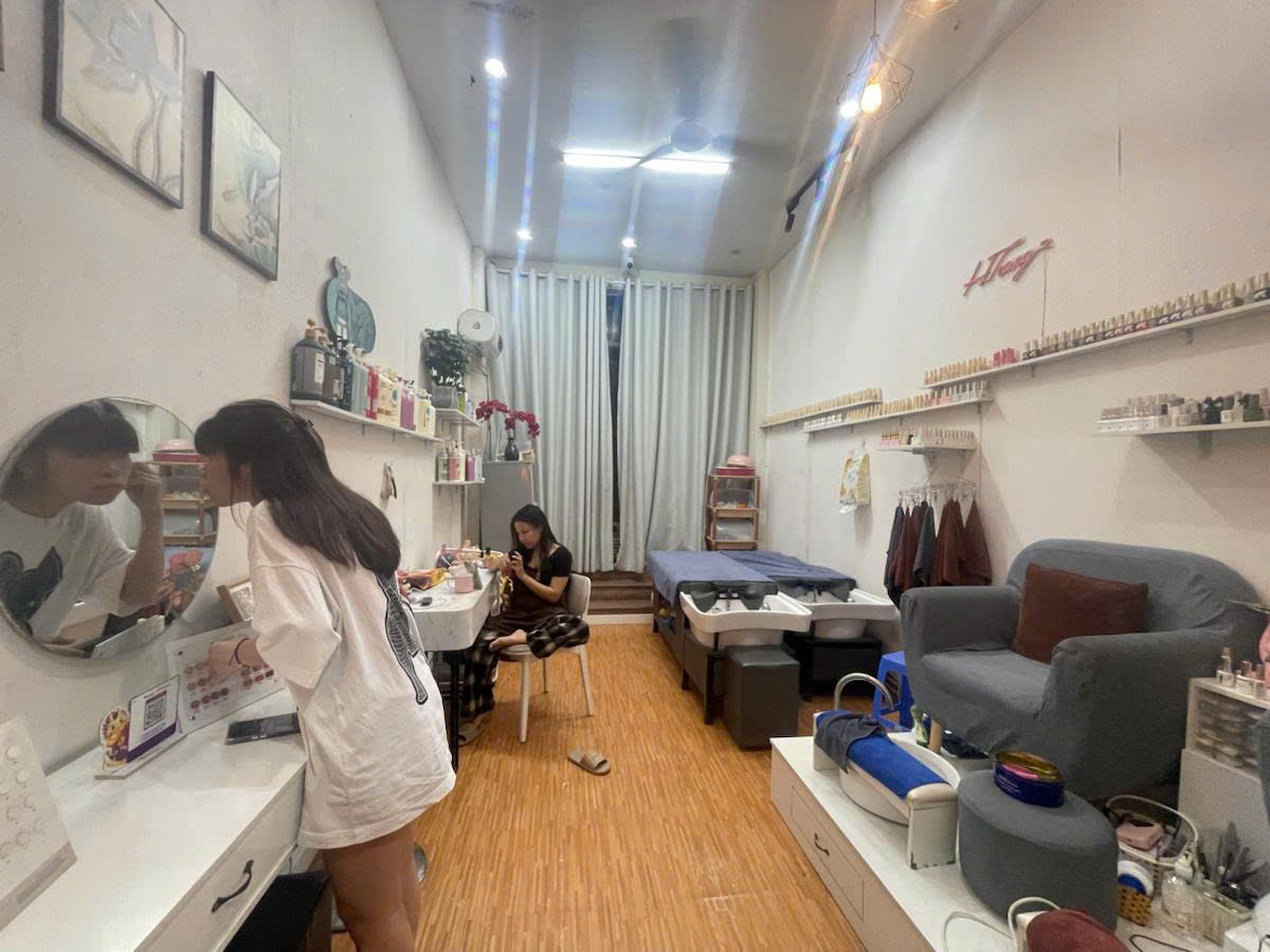 Bán Nhà Mặt Phố Vũ Tông Phan 69m x4 Tầng View Sông Vỉa Hè Kinh Doanh 22.5 Tỷ