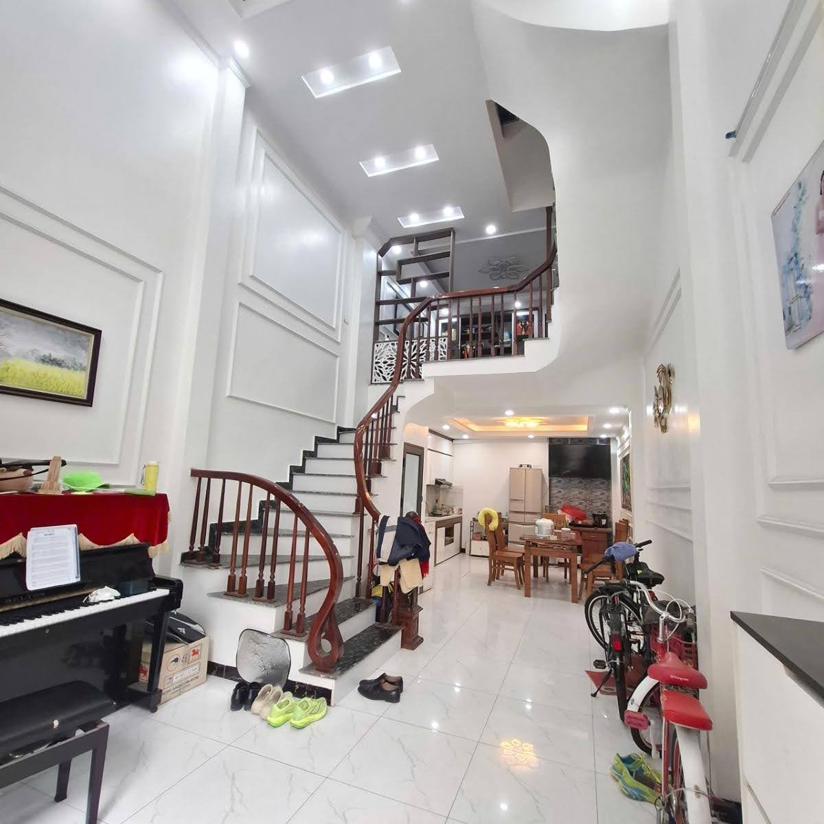 Siêu phẩm đón Tết phố Hoàng Liệt-Gần Vành Đai 3,Trường C1 Hoàng Liệt-41m*5tầng-8,9tỷ (TL)