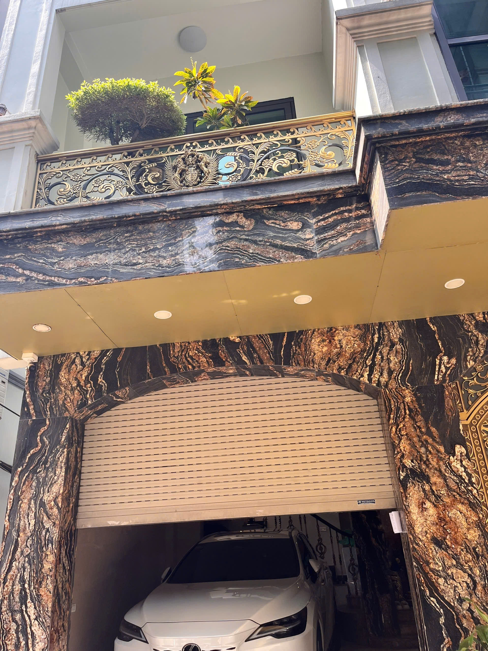 Hiếm, bán nhà phố Liễu Giai, ô tô tránh, kinh doanh, chỉ 35 tỷ
