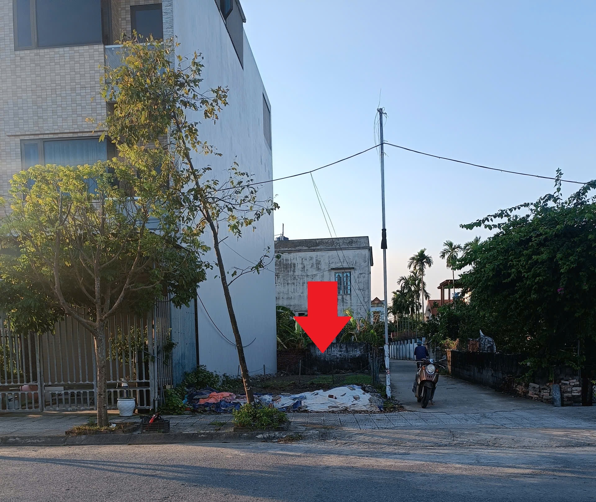 Cần bán mảnh đất 90m2 Hòa Lạc chỉ 1 tỷ 350 triệu.