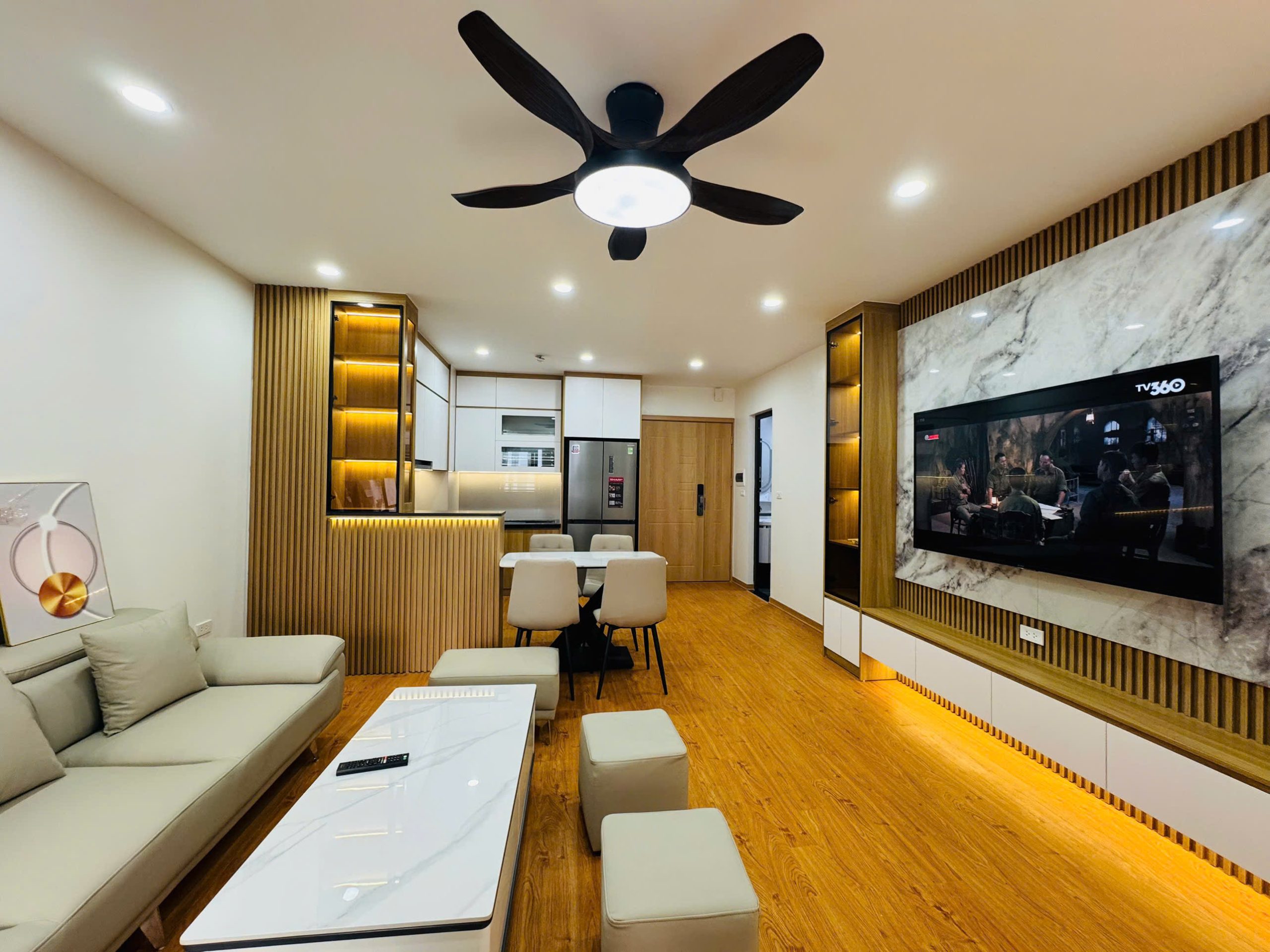 CHÍNH CHỦ CẦN TIỀN CHO CON DU HỌC BÁN NHANH CĂN HỘ C6 MỸ ĐÌNH 105M,1 m2 - 3 ngủ - chỉ 7,88 TỶ