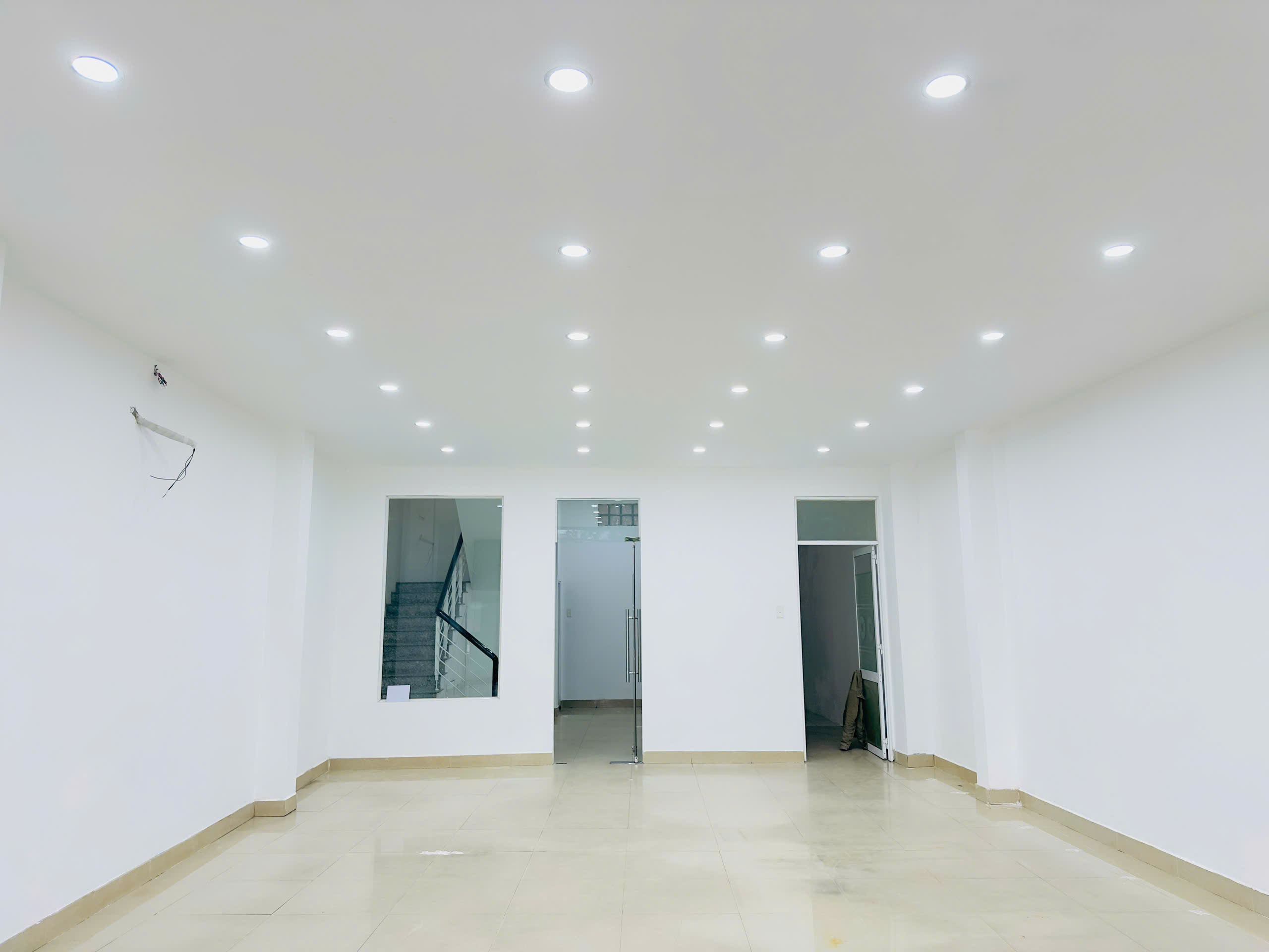 ♥ Cho Thuê MT Tôn Đức Thắng gần Âu Cơ , KD Sầm Uất, 95m2, ngang 6.3 m, 3 tầng, 26tr