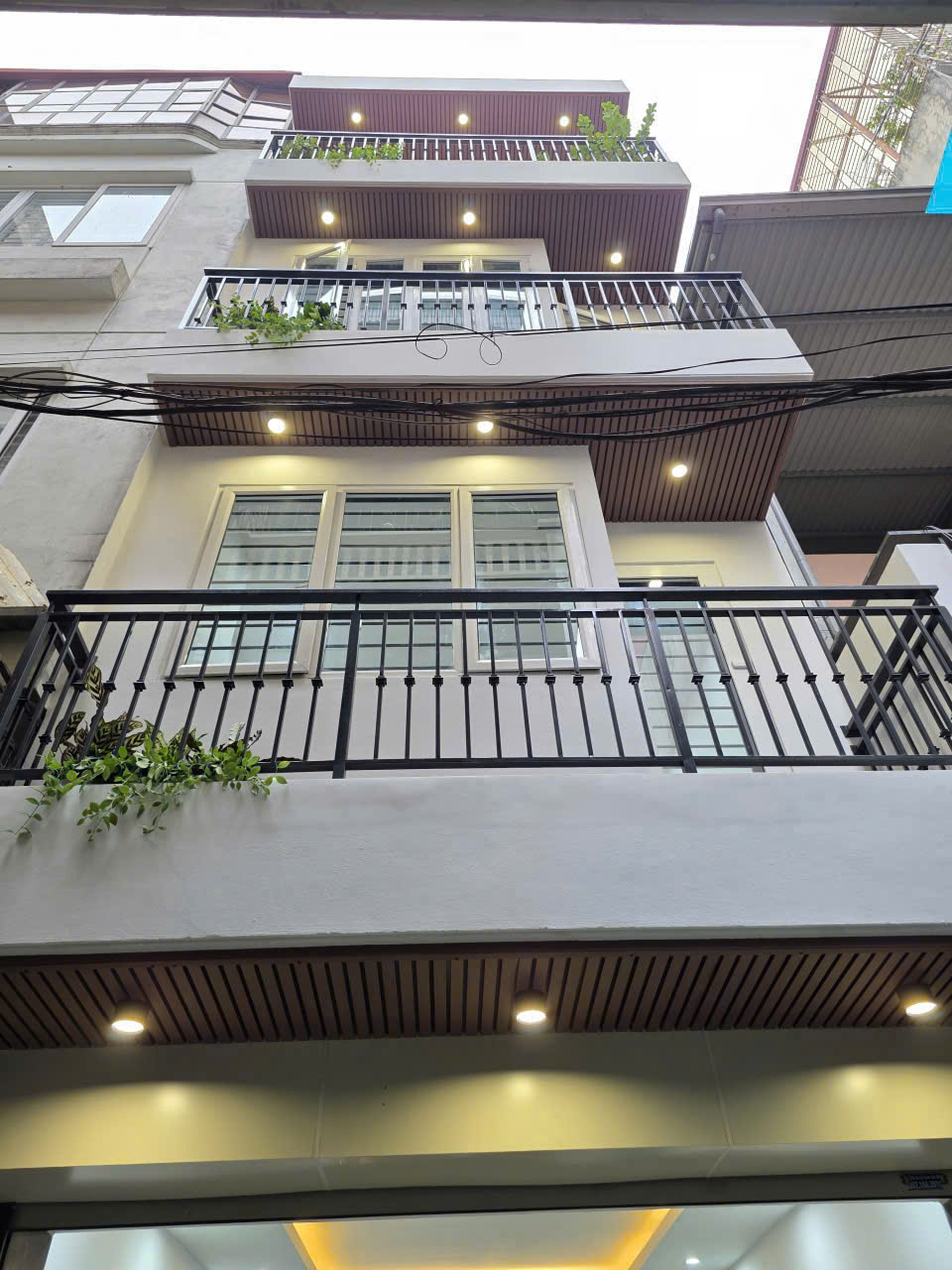 BÁN NHÀ Lê Trọng Tấn Thanh Xuân– ô tô tránh – kinh doanh văn phòng đỉnh – 56m 4 tầng 18.2 tỷ lh 0326.213.286