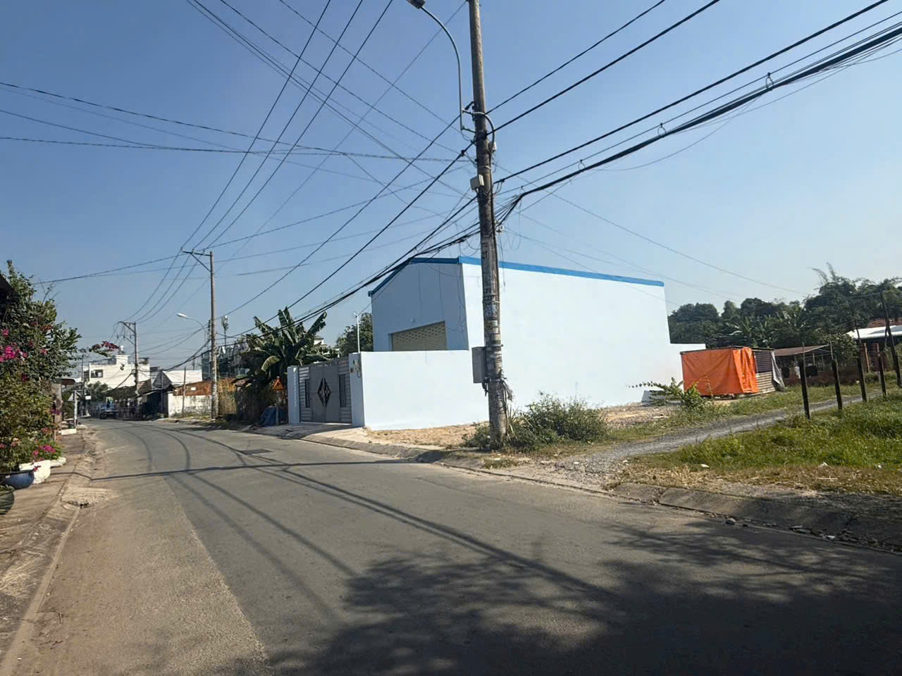 Bán đất mt Phùng Thị Chuyện , Thới Tam Thôn , Hóc Môn dt 226m2 ( 144,7m2 thổ ) giá 7,3 tỷ