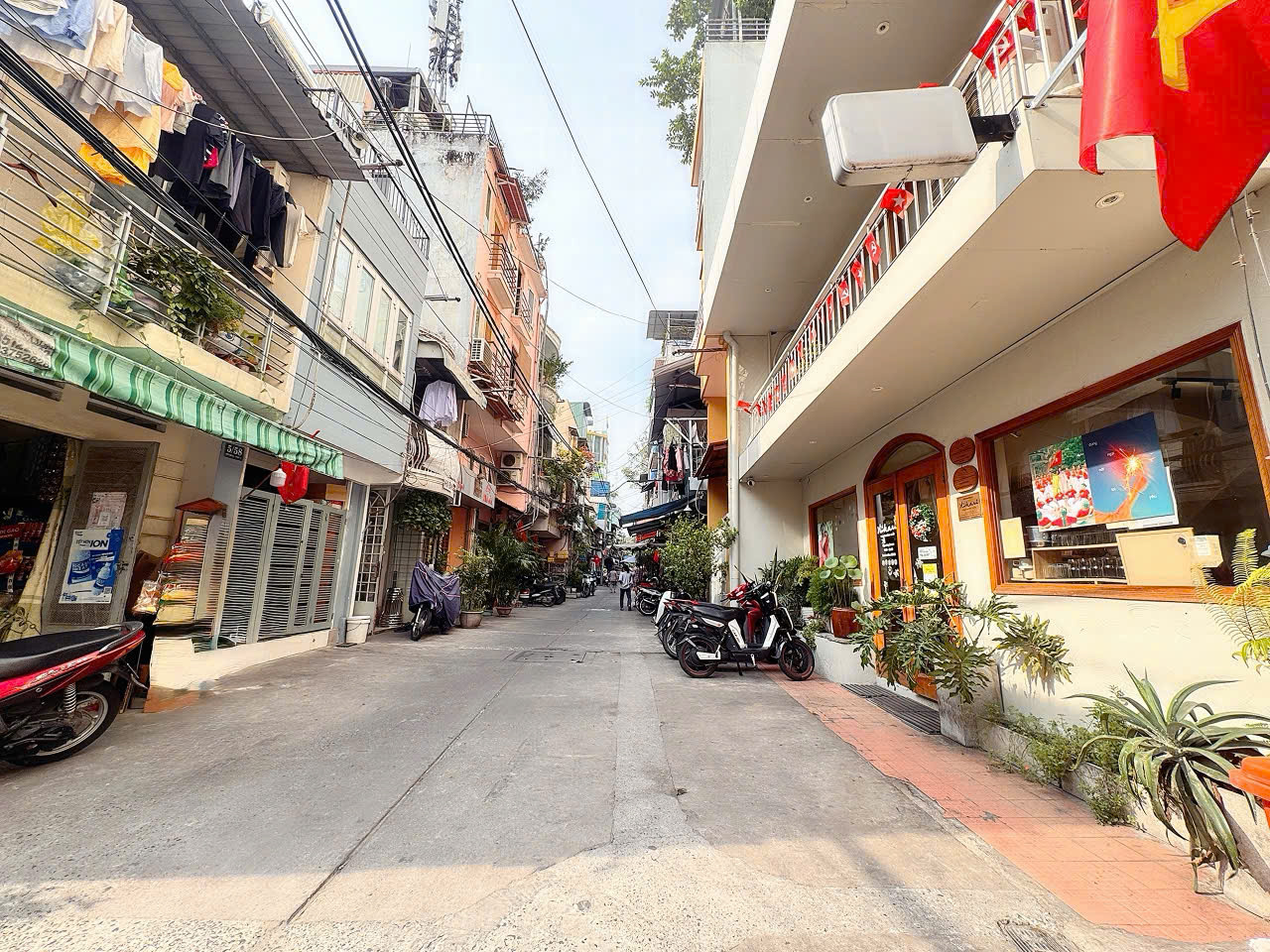 HIẾM DT LỚN 7,6M*17M VUÔNG VỨC - BÁN NHÀ 2 TẦNG HXH Đ.NGUYỄN TRUNG NGẠN, P.BẾN NGHÉ, QUẬN 1 - CHỦ 1 ĐỜI XƯA 0938676685