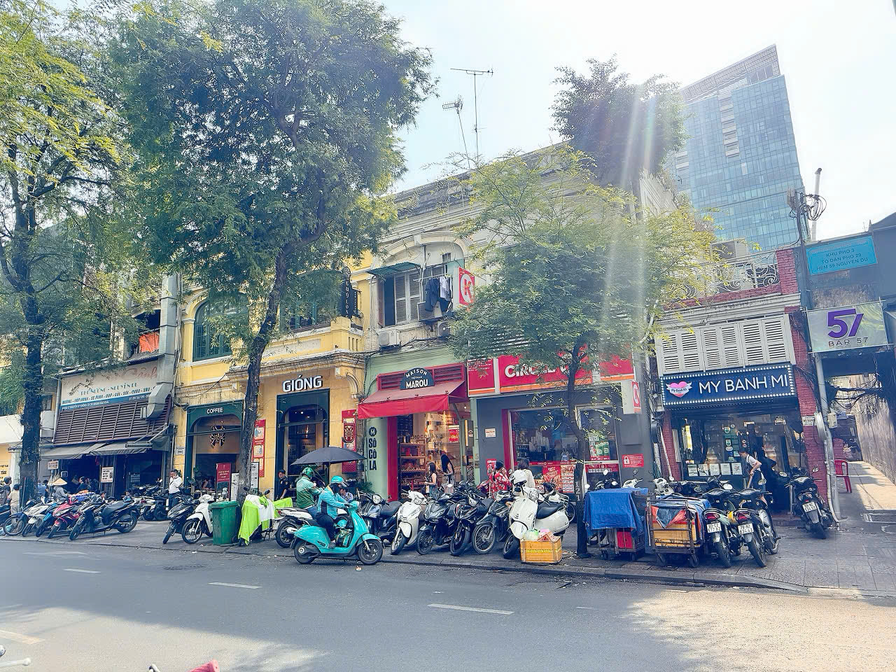 ĐỘC TÔN BÁN NHÀ 2 TẦNG MẶT TIỀN Đ.NGUYỄN DU, P.BẾN NGHÉ, QUẬN 1 - DT 4M*15M - DÒNG TIỀN ĐỀU 1,1 TỶ/NĂM - 0938676685