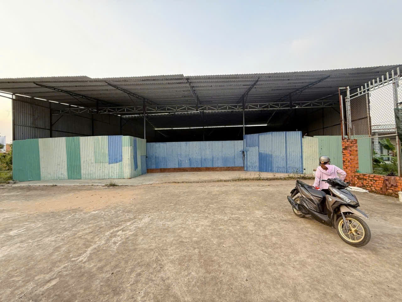 Bán nhà kho xã Phước Vân , Cần Đước dt 1259m2 ( 300m2 thổ) giá 5,2 tỷ