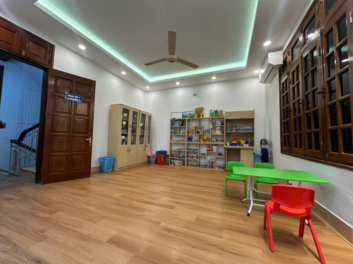 Bán nhà ngõ 282 Lạc Long Quân Tây Hồ vỉa hè 32 tỷ. Mặt tiền 6m đât vuông (6x13) vỉa hè ô tô tránh nhau
