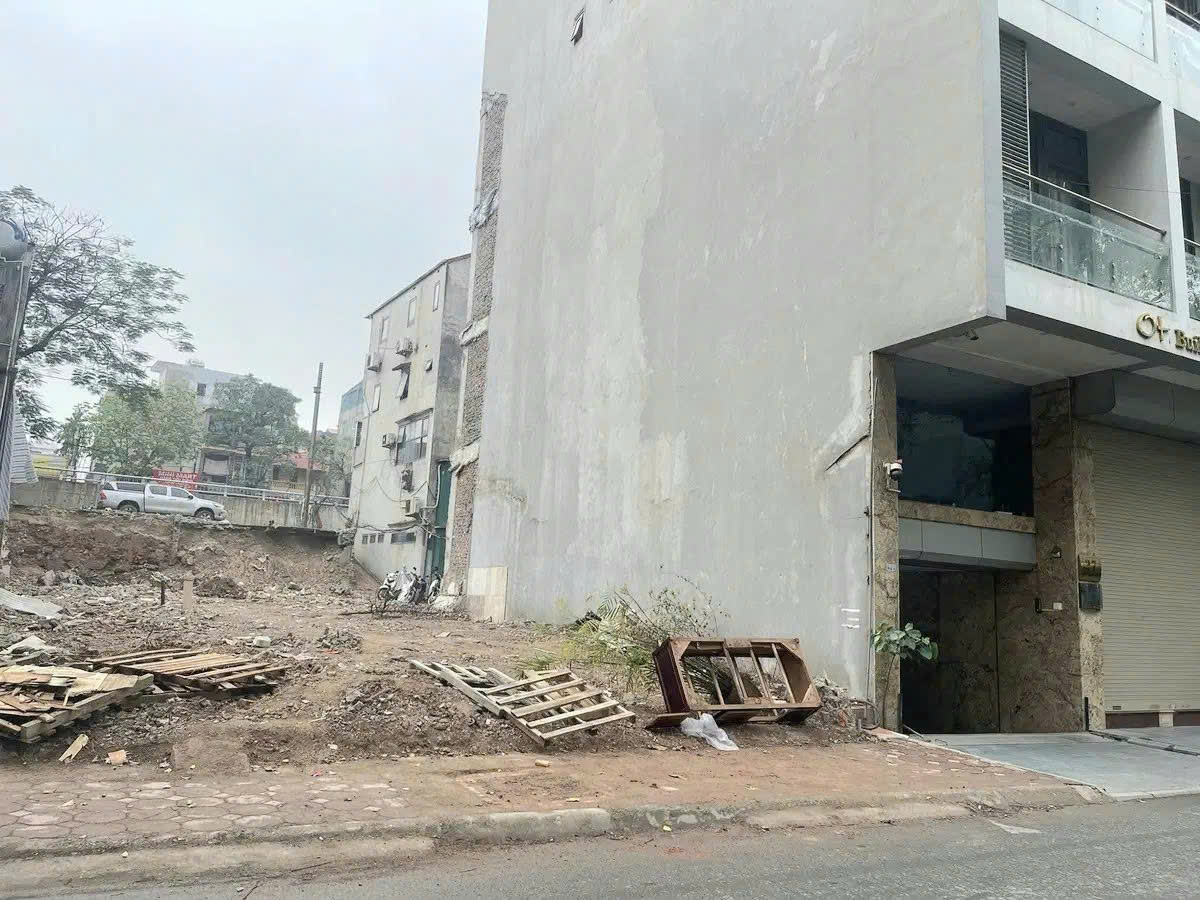 Siêu phẩm Trịnh Công Sơn 178m2, mặt tiền 9m vỉa hè ô tô kinh doanh 2 thoáng 102 tỷ gần Hồ