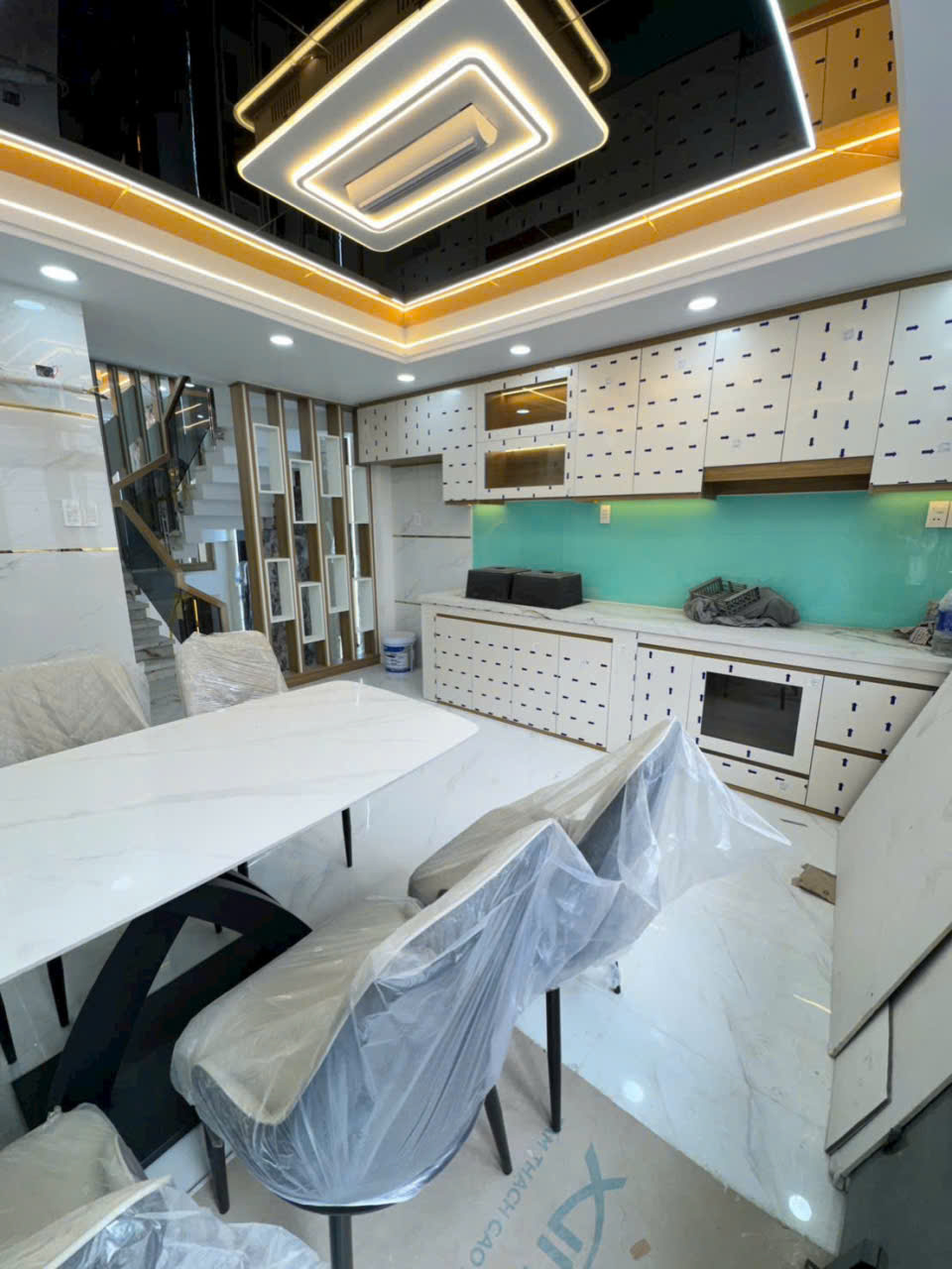 Bán nhà hẻm đường số 11, Bình Hưng Hòa dt 60m2 , 3 lầu , 5pn , 6wc giá 7,9 tỷ