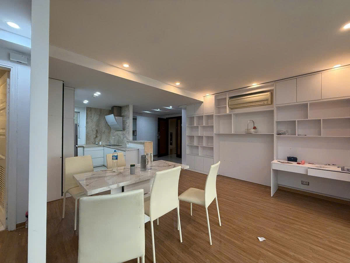 NHÀ MẶT PHỐ GIÁ ĐẦU TƯ CẦU GIẤY HOÀNG SÂM – LÔ GÓC