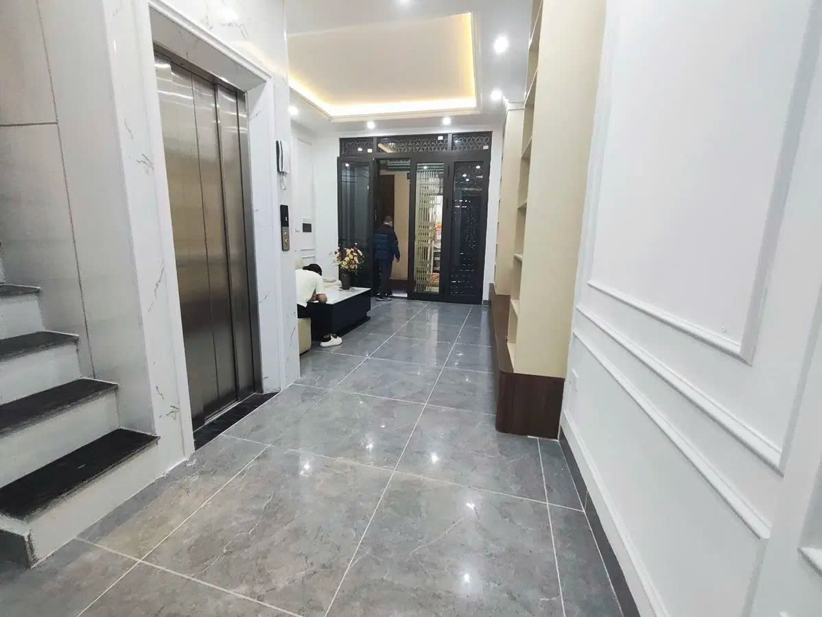 Bán Nhà Phố Vương Thừa Vũ 44m x 5 Tầng MT 4.2m Thang Máy Giá Chào 13.9 Tỷ