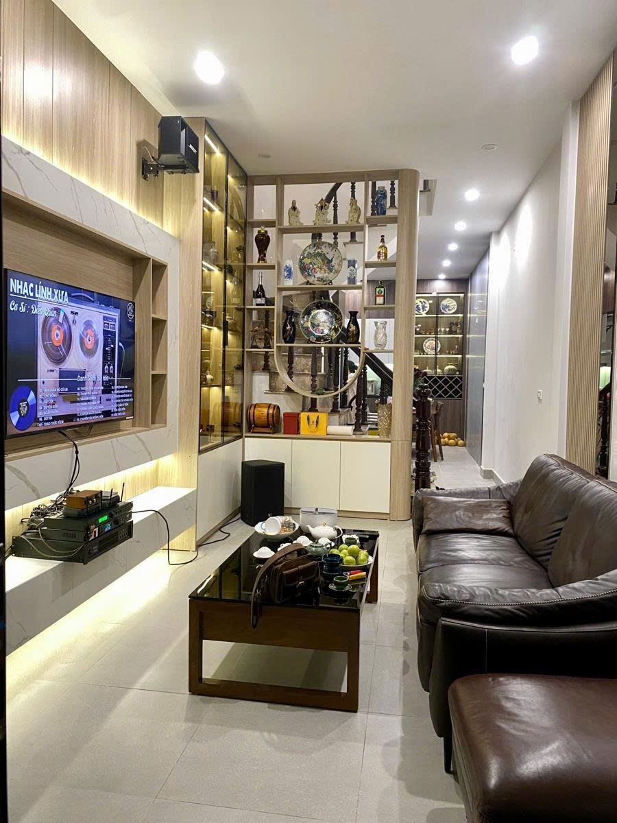 Bán Nhà Phố Hoàng Văn Thái 45m x 4 Tầng Ô Tô Đỗ Cửa Fuul Nội Thất Giá Chào 15.5 Tỷ