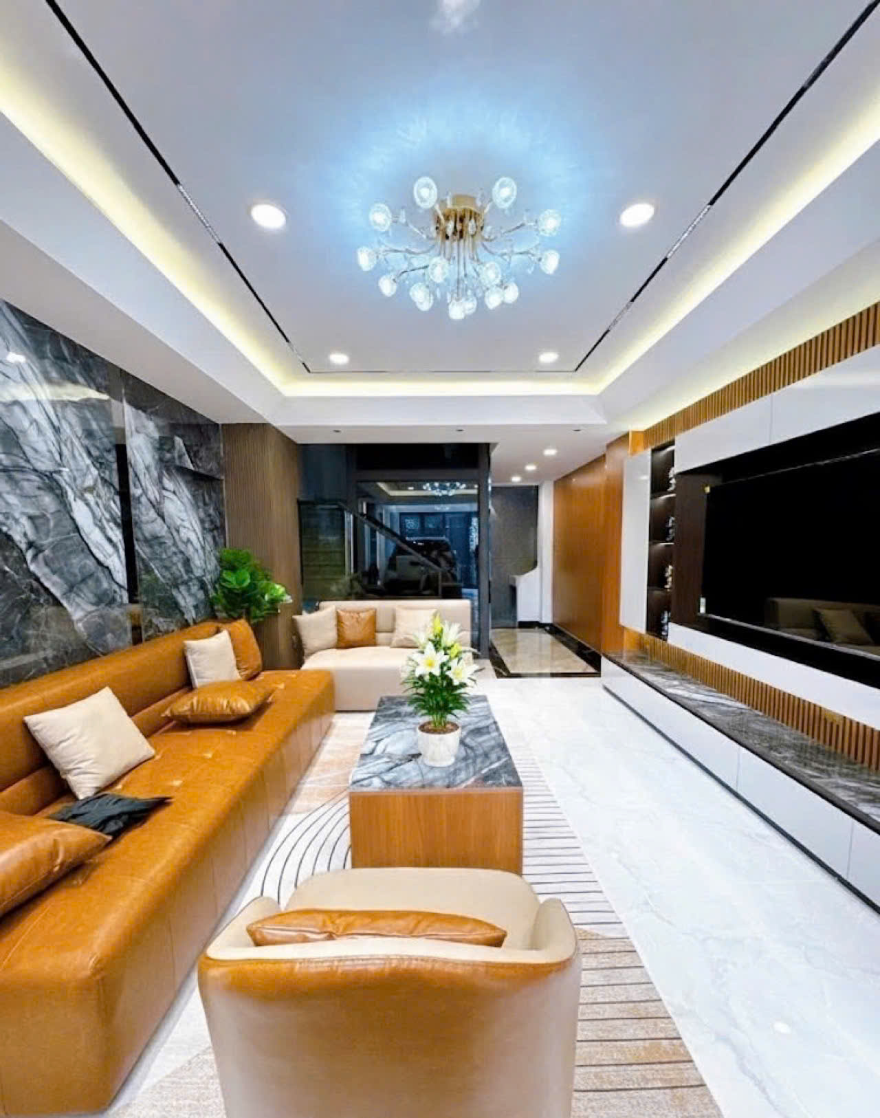 Nhà mới hẻm Ô tô Cách Mạng Tháng Tám – QUẬN TÂN BÌNH – 3.8 x 15m (58 m2) – 6 Tầng - 16.95 tỷ