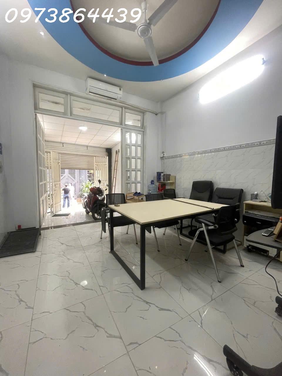 HẺM XE HƠI THÔNG LÂM THỊ HỐ - VÀI BƯỚC CHÂN RA ĐƯỜNG XE TẢI TRÁNH - NHÀ 3 TẦNG ĐÚC KIÊN CỐ VÀO Ở NGAY 60M2 - CHỈ 4.5