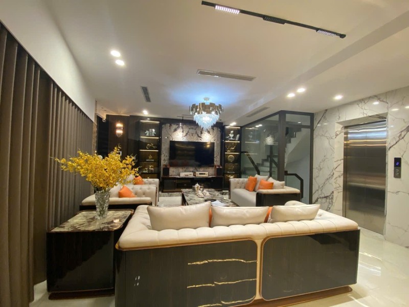 NHÀ 6 TẦNG – GARA 2 Ô TÔ – PHỐ VIỆT HƯNG – LONG BIÊN