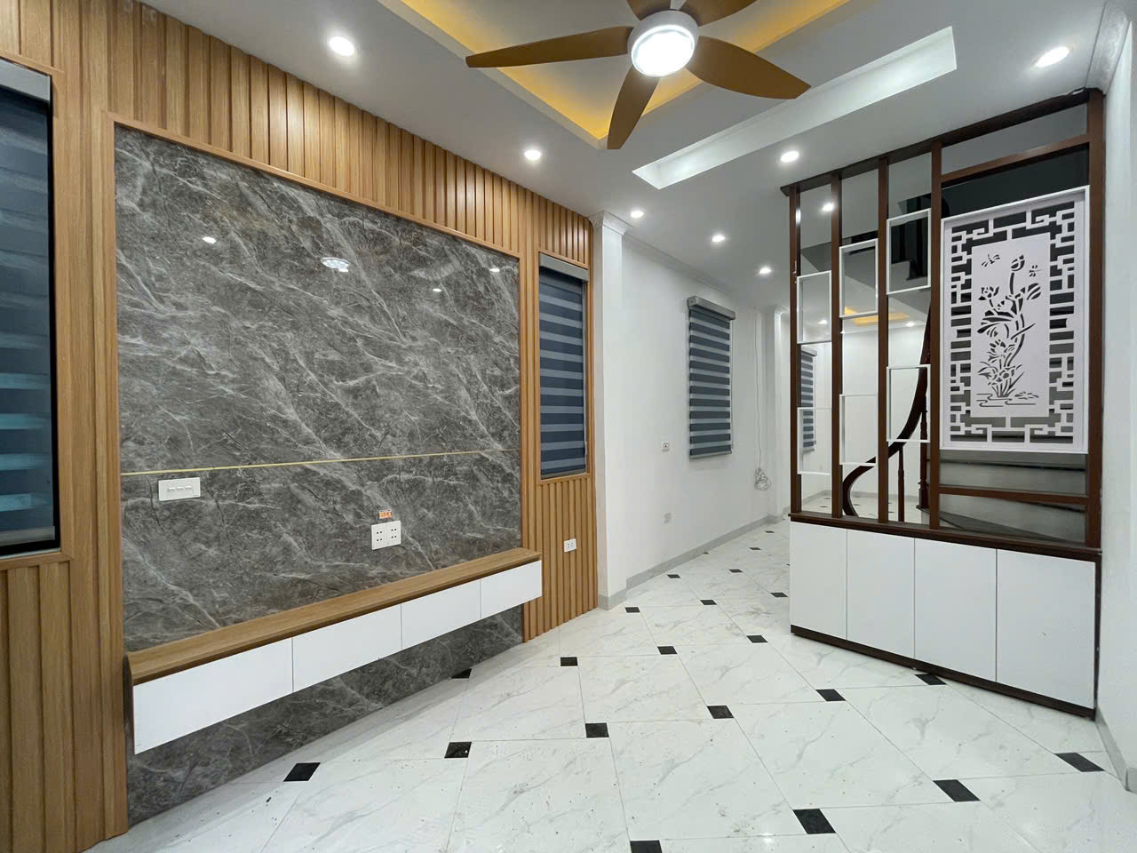 Chính chủ bán nhà riêng 90m2 đường Lê Văn Hiến - Sổ hồng pháp lý chuẩn - Gần các trường đại học