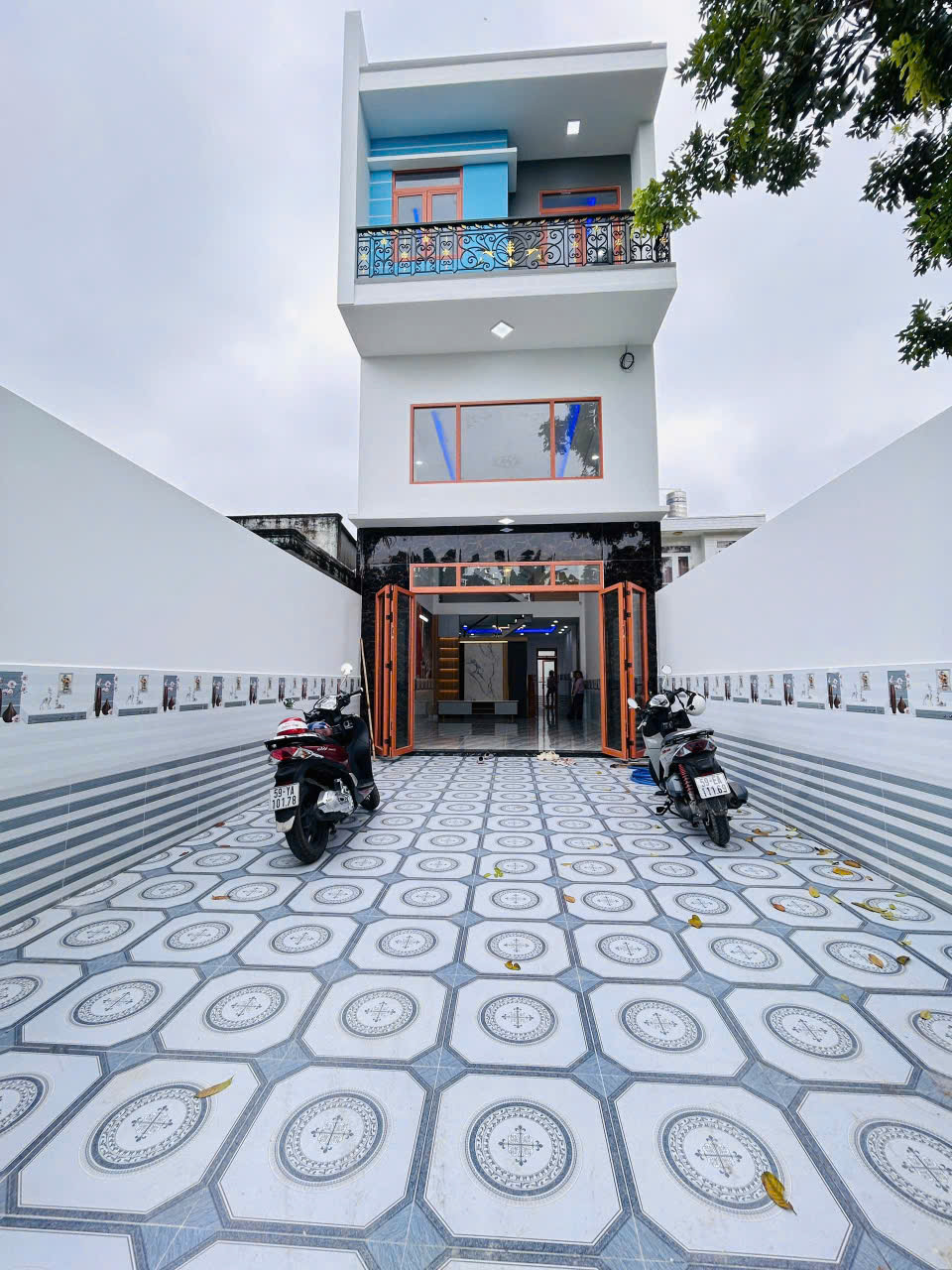 NHÀ MỚI 100%VỊ TRÍ ĐẸP 2 sẹc đặng thúc vịnh thới tam thôn cũ. Hóc Môn TPHCM