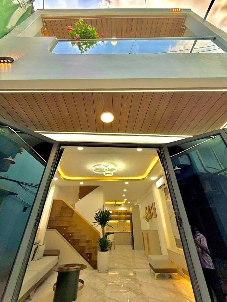 Nhà mới - Giá tốt - Vị trí đẹp hẻm 361 Phan Văn Trị - 50m2 kết cấu 3 tầng - Full nội thất.