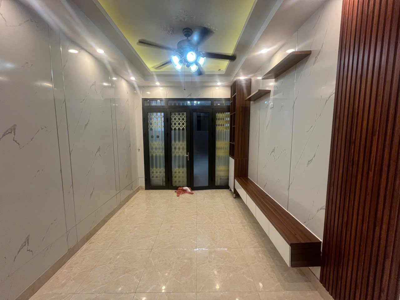 LIỆU CÒN NHÀ NHỈNH 5 TỶ, 5 TẦNG, FULL NỘI THẤT Ở TRIỀU KHÚC KHÔNG?