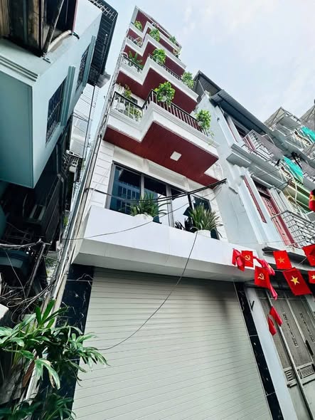Lạc Long Quân – Bán nhà lô góc 2 mặt ngõ 5Tầng 35m² nhỉnh 9 Tỷ gần Hồ Tây