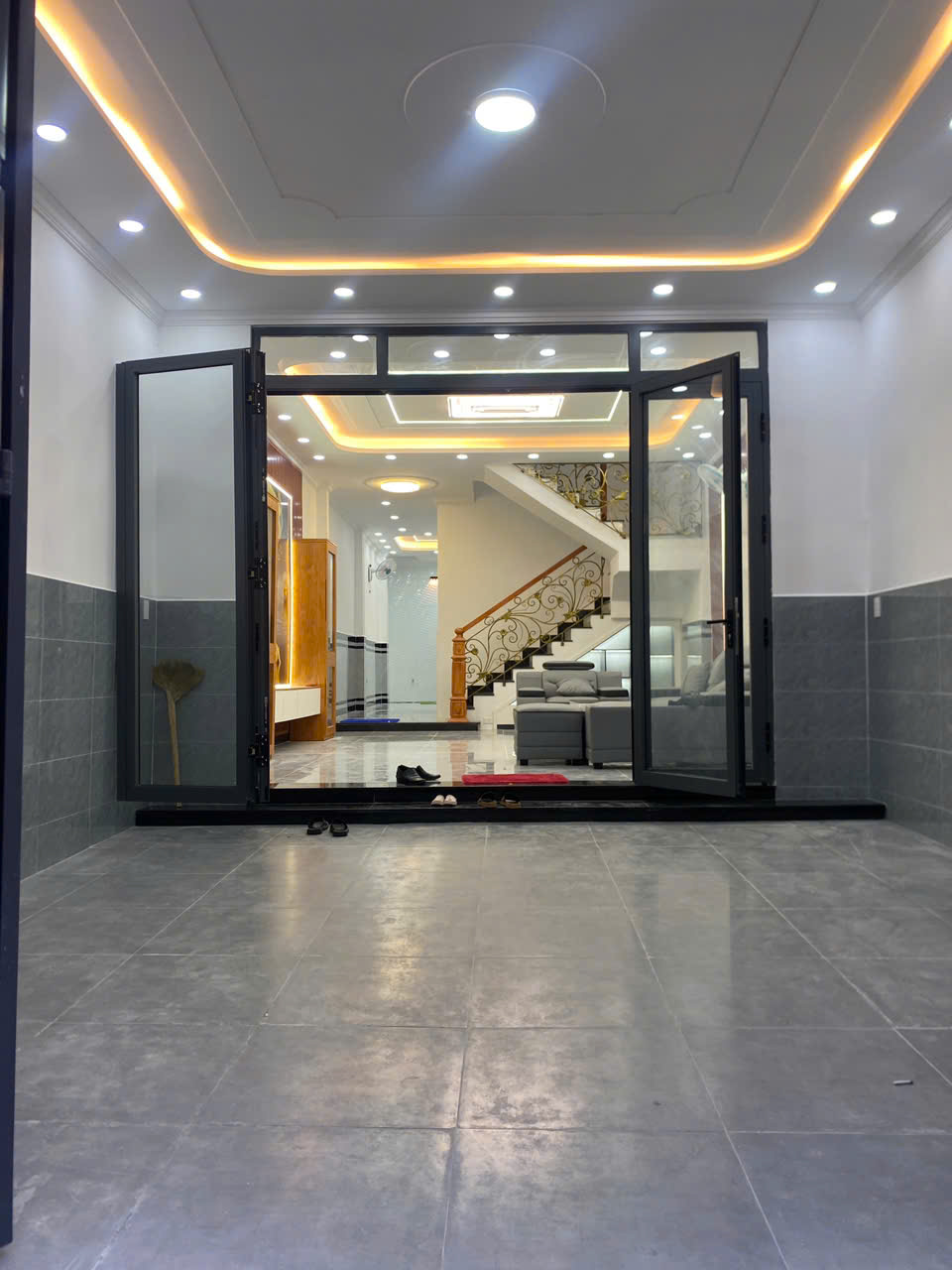 Bán nhà 1. Lê Văn Khương cách 50m - Đường nhựa 5m - Gần bến xe buýt Thới An - Về Gò Vấp 5 phút
