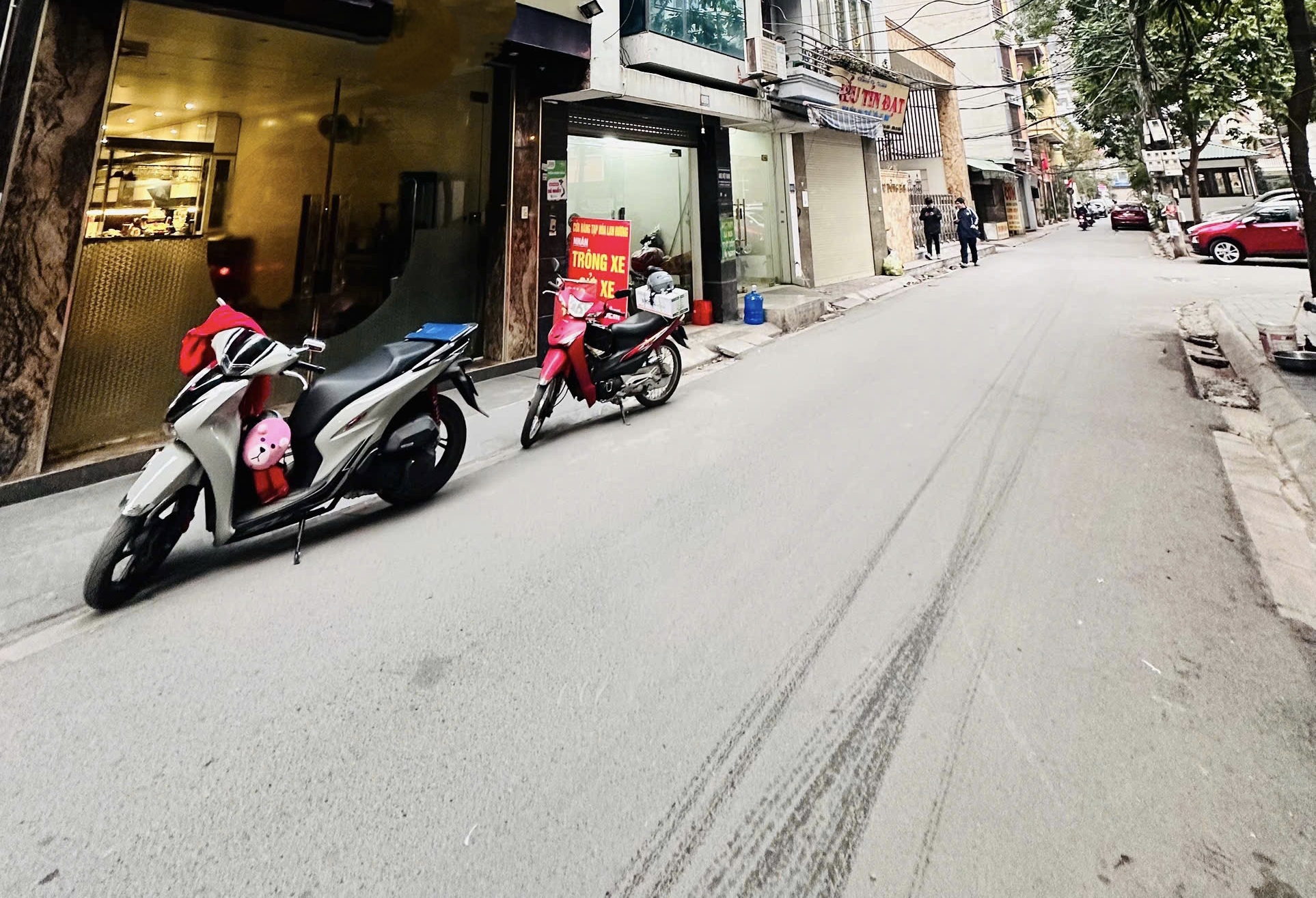 MẶT PHỐ - VỈA HÈ - LÔ GÓC - THANG MÁY - ÔTÔ TRÁNH ĐỖ - KINH DOANH ĐA DẠNG