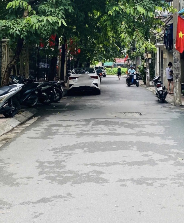 KHUẤT DUY TIẾN - VỈA HÈ - ÔTÔ TRÁNH - KINH DOANH
