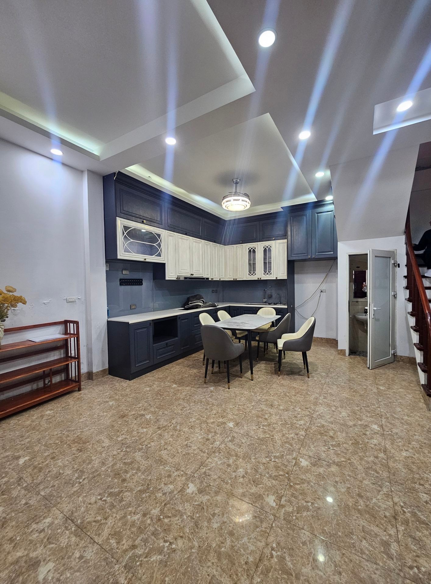 NHÀ HỒ ĐẮC DI_42m2 x 6T_GẦN PHỐ & Ô TÔ_NGÕ THÔNG_GẦN HỒ XÃ ĐÀN_VỀ Ở NGAY, hơn 12 tỷ