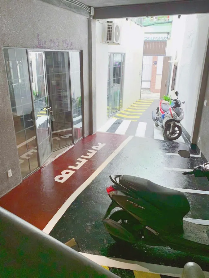 Bán Nhà ngang 8m hiếm Nguyễn Văn Hưởng, Thảo Điền, sát mặt tiền, doanh thu sẵn, giá chỉ 20 tỷ.