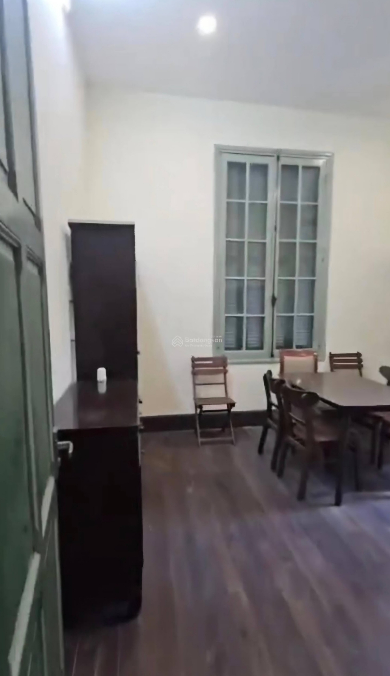 Căn biệt thự tọa lạc tại phường Điện Biên quận Ba Đình, khu vực danh giá bậc nhất Hà Nội, nơi hội tụ tinh hoa lịch sử văn hóa an sinh đỉnh cao.