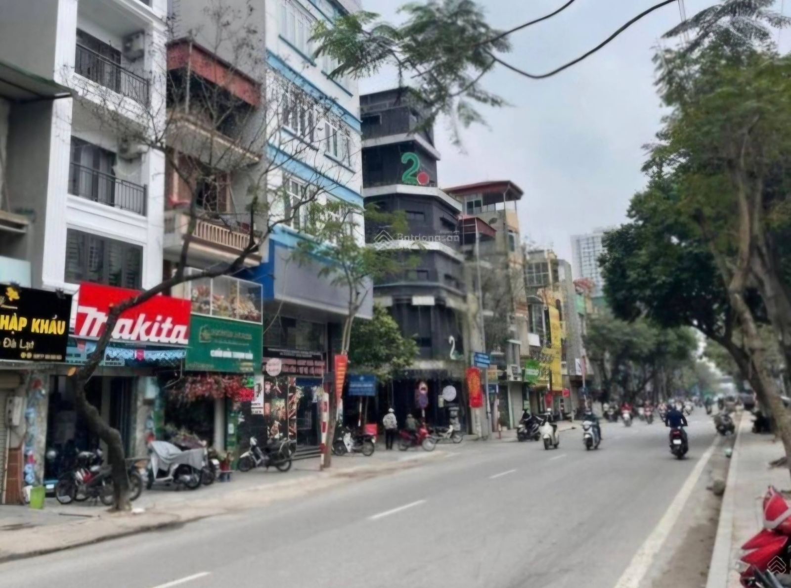 Nằm trên đoạn đẹp nhất Kim Ngưu, gần BV Thanh Nhàn – Công viên Tuổi Trẻ, chỉ 5 phút tới cụm 3 trường Bách – Kinh – Xây.