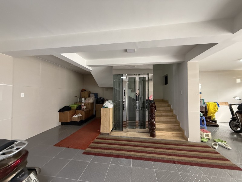 Bán nhà mặt phố đường số 23, Hiệp Bình Chánh, Thủ Đức, TP HCM. DT 128 m2, 4 tầng. Giá 16.9 tỷ.