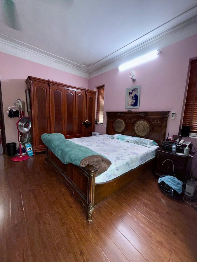 Bán Nhà Lạc Long Quân. Tây Hô. Lô Góc. Ô Tô. DT 100m2. MT 7.9m. 5 Tầng. Giá 45.2 Tỷ