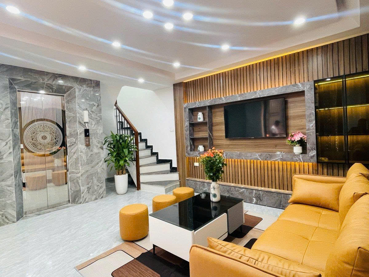 BÁN NHÀ RIÊNG PHỐ ĐỊNH CÔNG THƯỢNG CÁCH Ô TÔ 15M - 6 TẦNG NỘI THÂT SANG XỊN PHONG CÁCH HIỆN ĐẠI