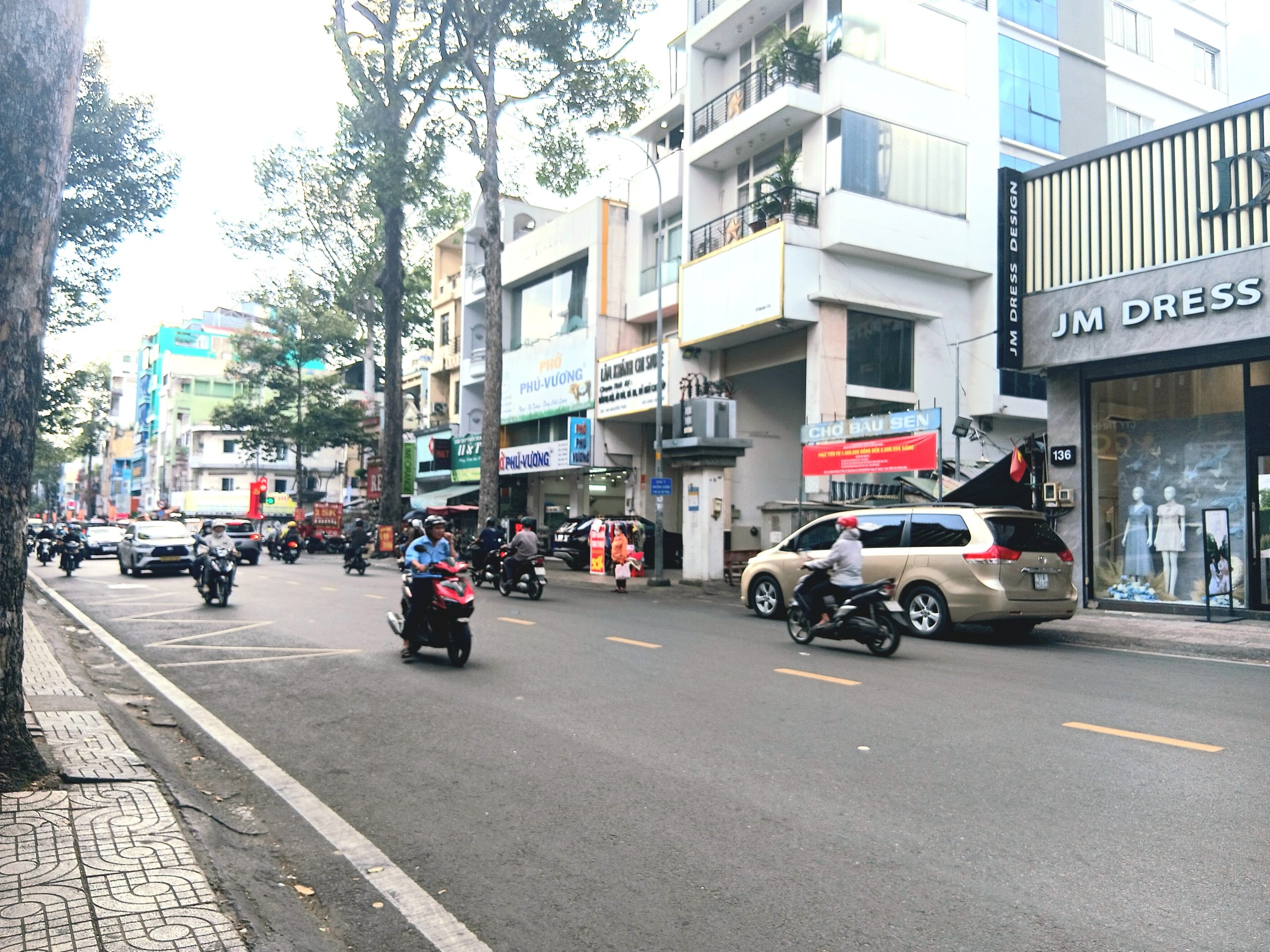 Bán Nhà Đường Nguyễn Trãi Q.5 Khu Thời Trang - Thích Hợp Xây Mới - 30m² - Hẻm 4m - 5,3 Tỷ Hẻm Nhìn Thẳng Ra Mặt Tiền Chỉ 20m Liền Kề Chợ Bàu Sen